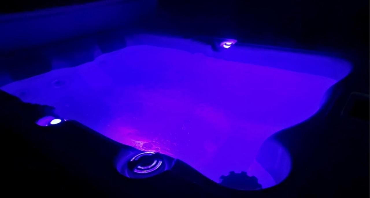 La Suite De Charme Du Mas De La Fontaine De Jonquier Avec Spa Privatif Seguret Ngoại thất bức ảnh