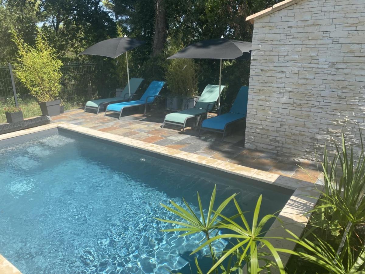 La Suite De Charme Du Mas De La Fontaine De Jonquier Avec Spa Privatif Seguret Ngoại thất bức ảnh