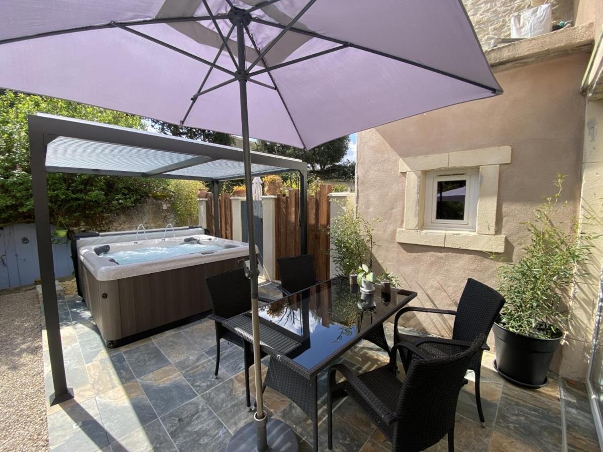 La Suite De Charme Du Mas De La Fontaine De Jonquier Avec Spa Privatif Seguret Ngoại thất bức ảnh
